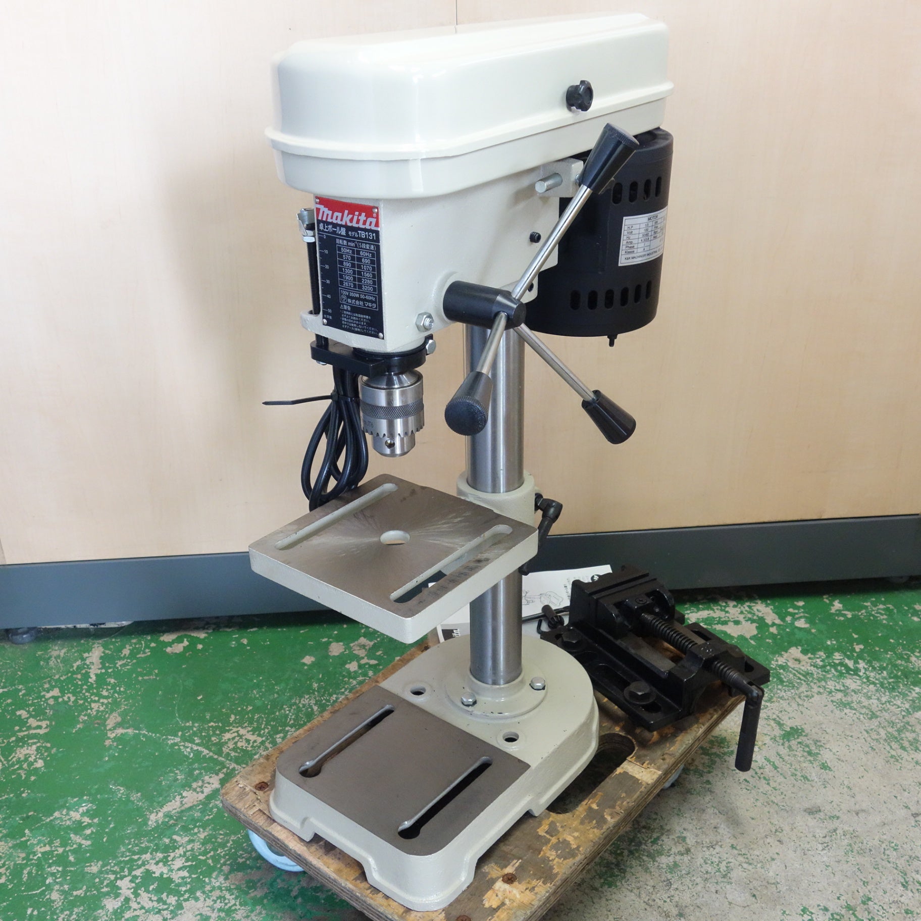 マキタ 卓上ボール盤 TB131 新品 マキタ 卓上ボール盤 TB131 ② Makita MAKITA たのしく 卓上ボール盤