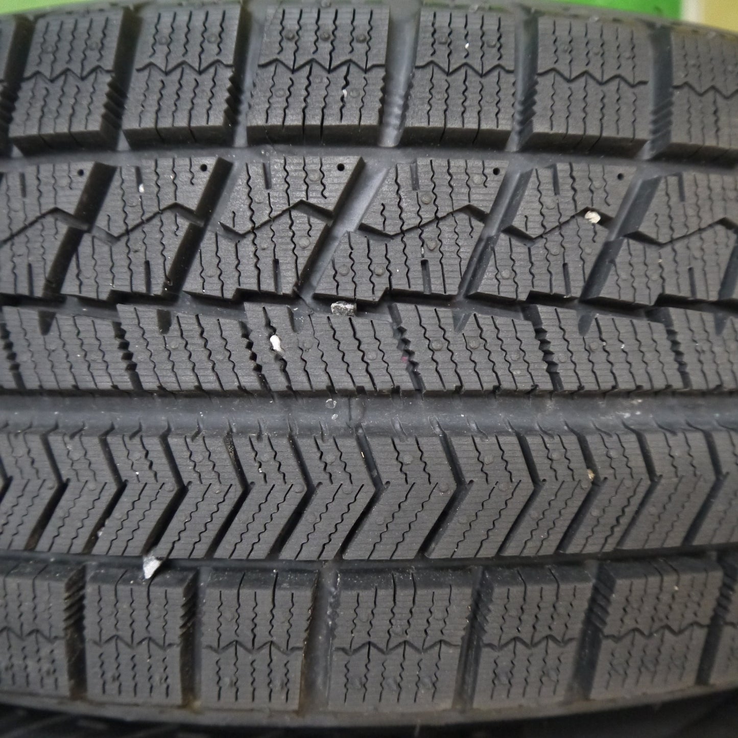 バリ溝!キレイ!ほぼ10分★スタッドレス 175/65R14 ブリヂストン ブリザック VRX Fang ファング 14インチ PCD100/4H★5042204Hス