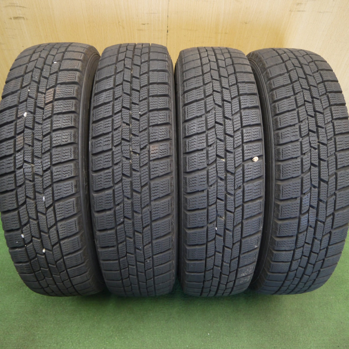 バリ溝!キレイ!9.5分以上◎スタッドレス 155/65R14 グッドイヤー アイスナビ6 TEAD テッド 14インチ PCD100/4H◎6082606Hス