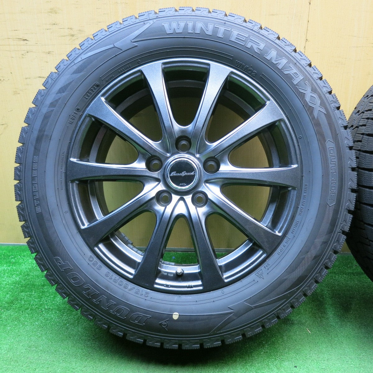 超バリ溝!24年!キレイ!ほぼ10分★スタッドレス 215/60R16 ダンロップ ウインターマックス WM02 EuroSpeed MiD ユーロスピード 16インチ PCD114.3/5H★5042602NJス