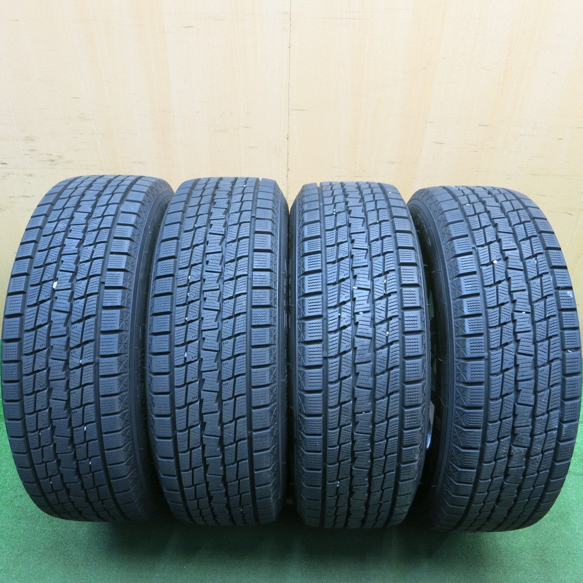 バリ溝!22年!キレイ!9.5分以上★スタッドレス 225/65R17 グッドイヤー アイスナビ SUV MiLLOUS ミルアス 17インチ PCD114.3/5H★5050201AKス