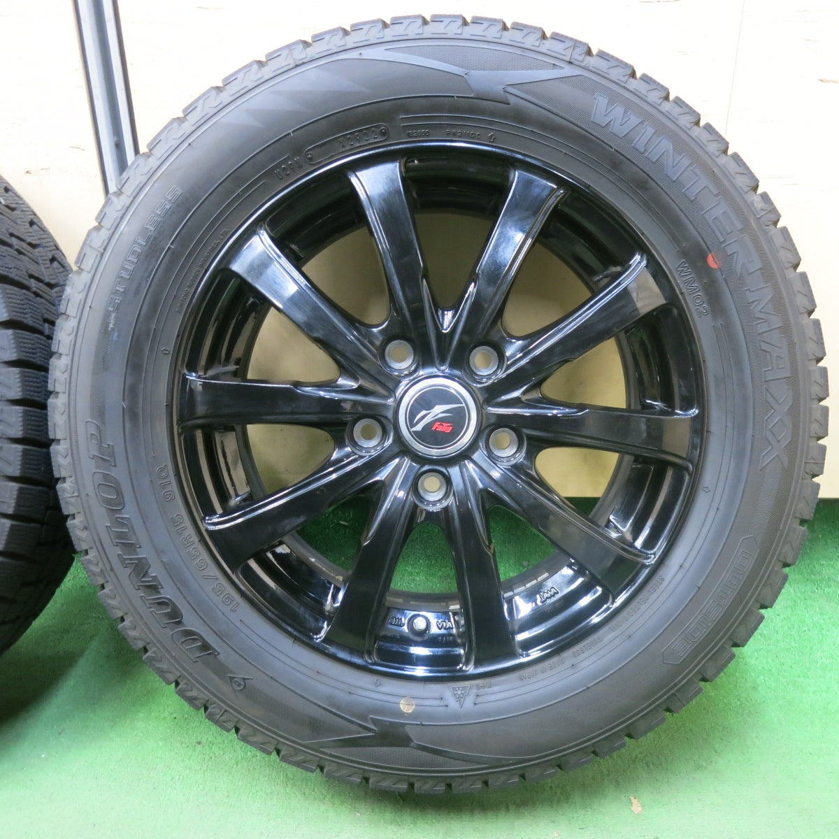 バリ溝!22年!キレイ!9.5分★スタッドレス 195/65R15 ダンロップ ウインターマックス WM02 Fang ファング 15インチ PCD114.3/5H★5092903SKス