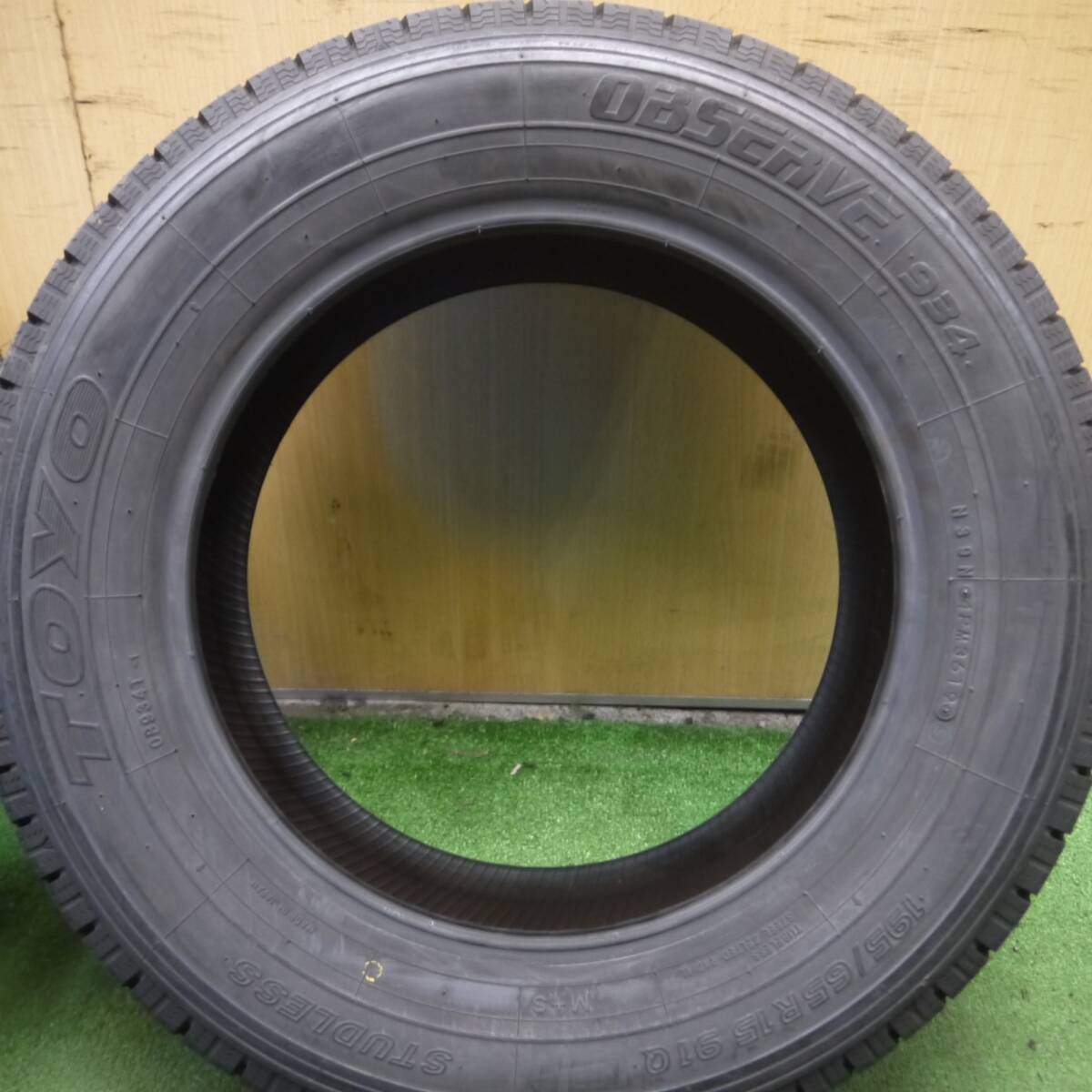 未使用★スタッドレス 195/65R15 トーヨー オブザーブ 934 タイヤ 15インチ ノア ヴォクシー プリウス 等★4031805Hスタ