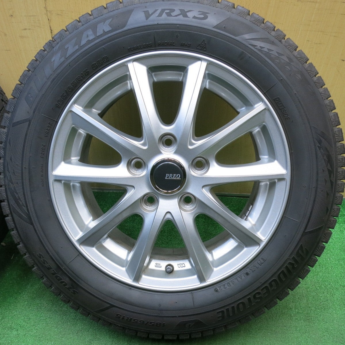バリ溝!22年!キレイ!9.5分★スタッドレス 185/65R15 ブリヂストン ブリザック VRX3 PREO プレオ 15インチ PCD114.3/5H★5041506TNス