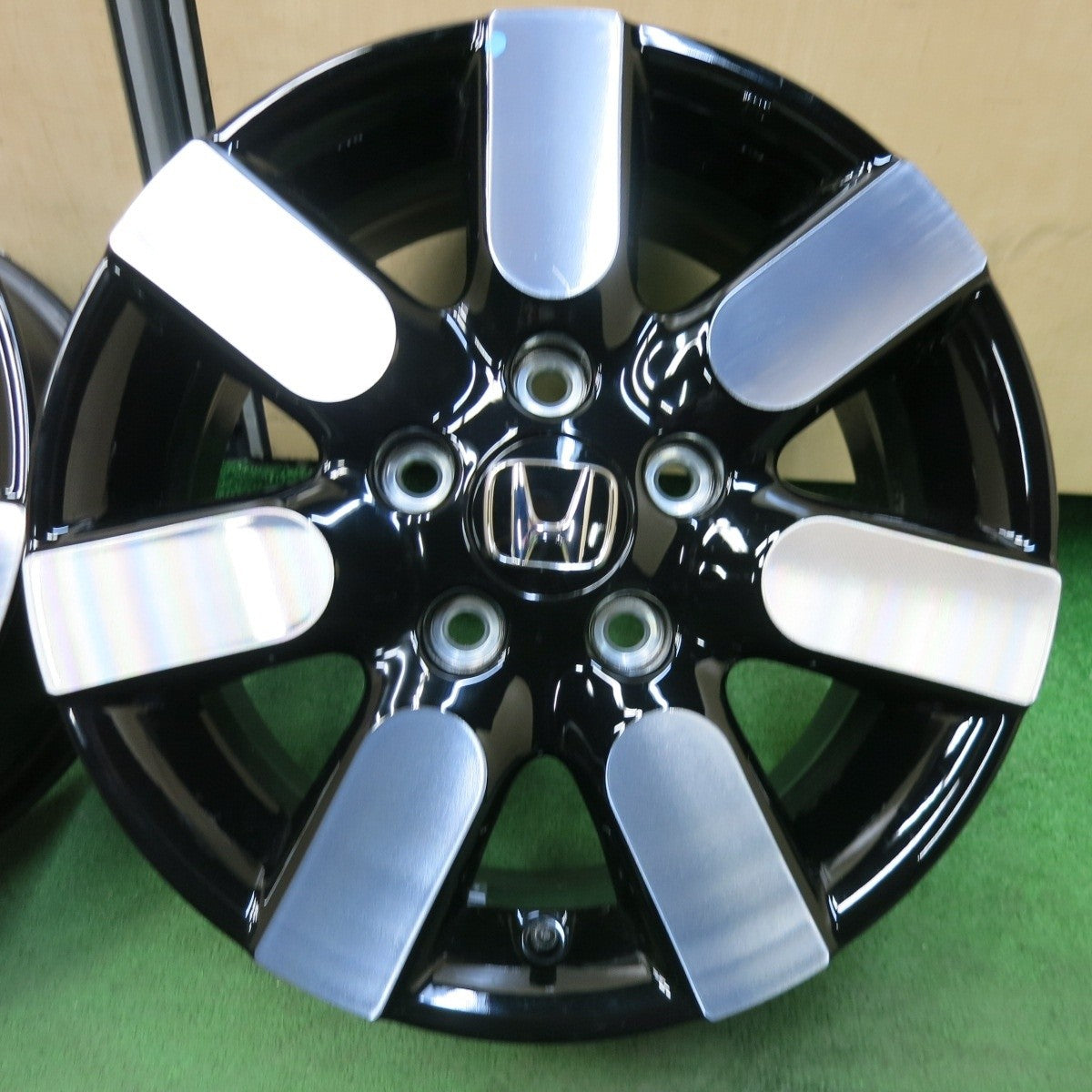 新車外し★ホンダ GT系 フリード AIR EX 純正 ホイール 15インチ 15×6J PCD114.3/5H★5031402SYホ