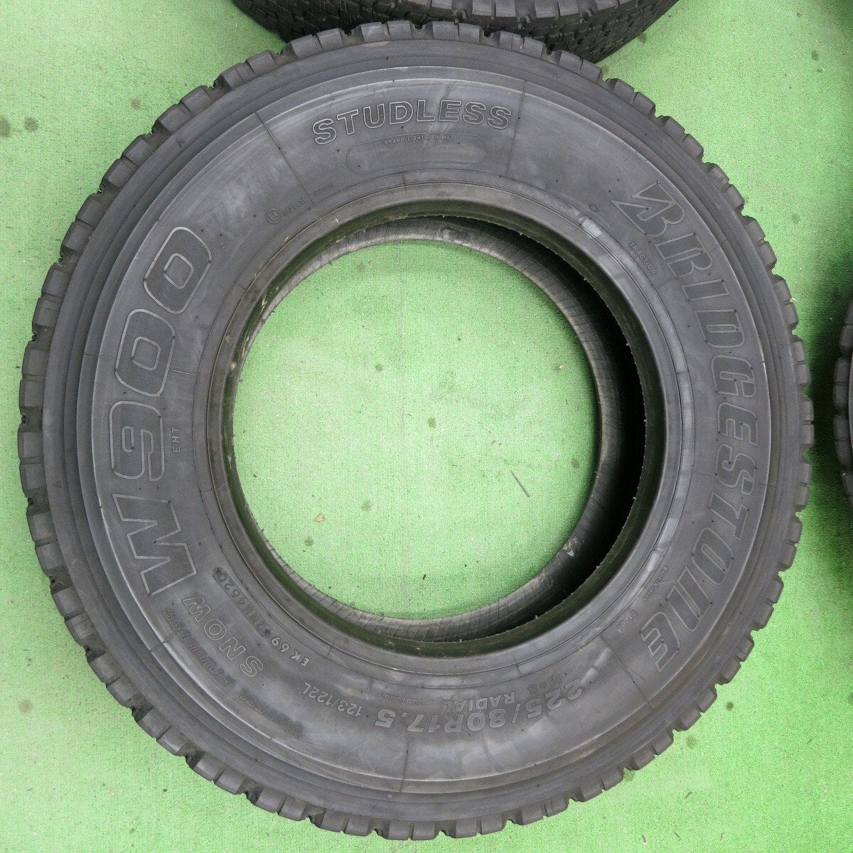 4本価格★トラック タイヤ 225/80R17.5 123/122L スタッドレス ブリヂストン W900 17.5インチ★5031203ナスタ