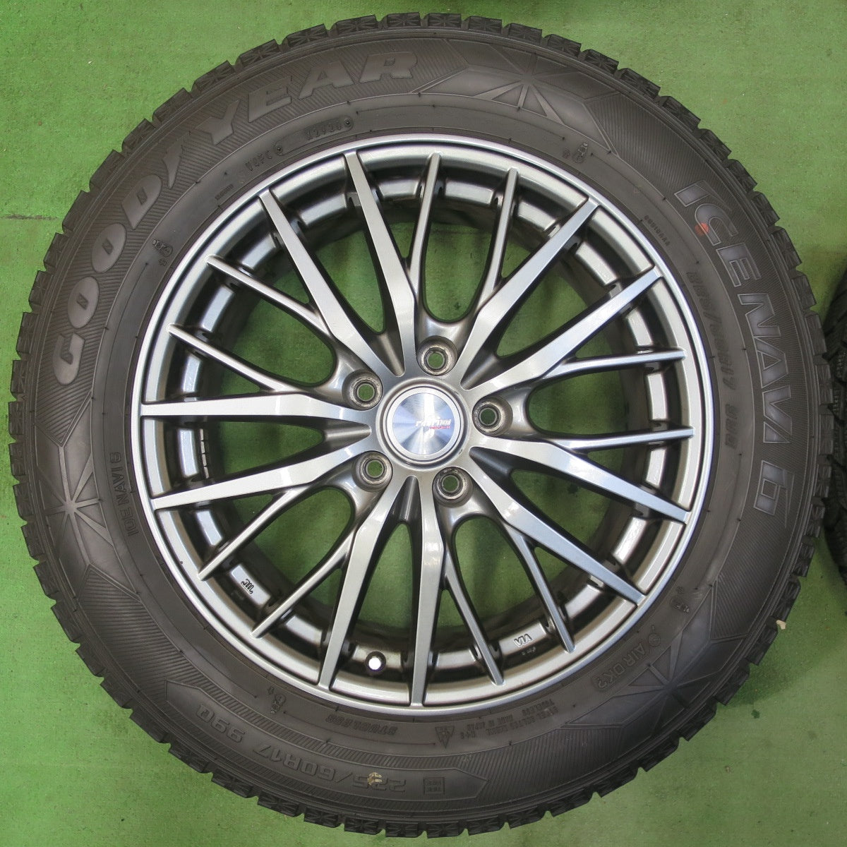 キレイ★スタッドレス 225/60R17 グッドイヤー アイスナビ6 ravrion RM01 ラブリオン 17インチ PCD114.3/5H★5061904TTス