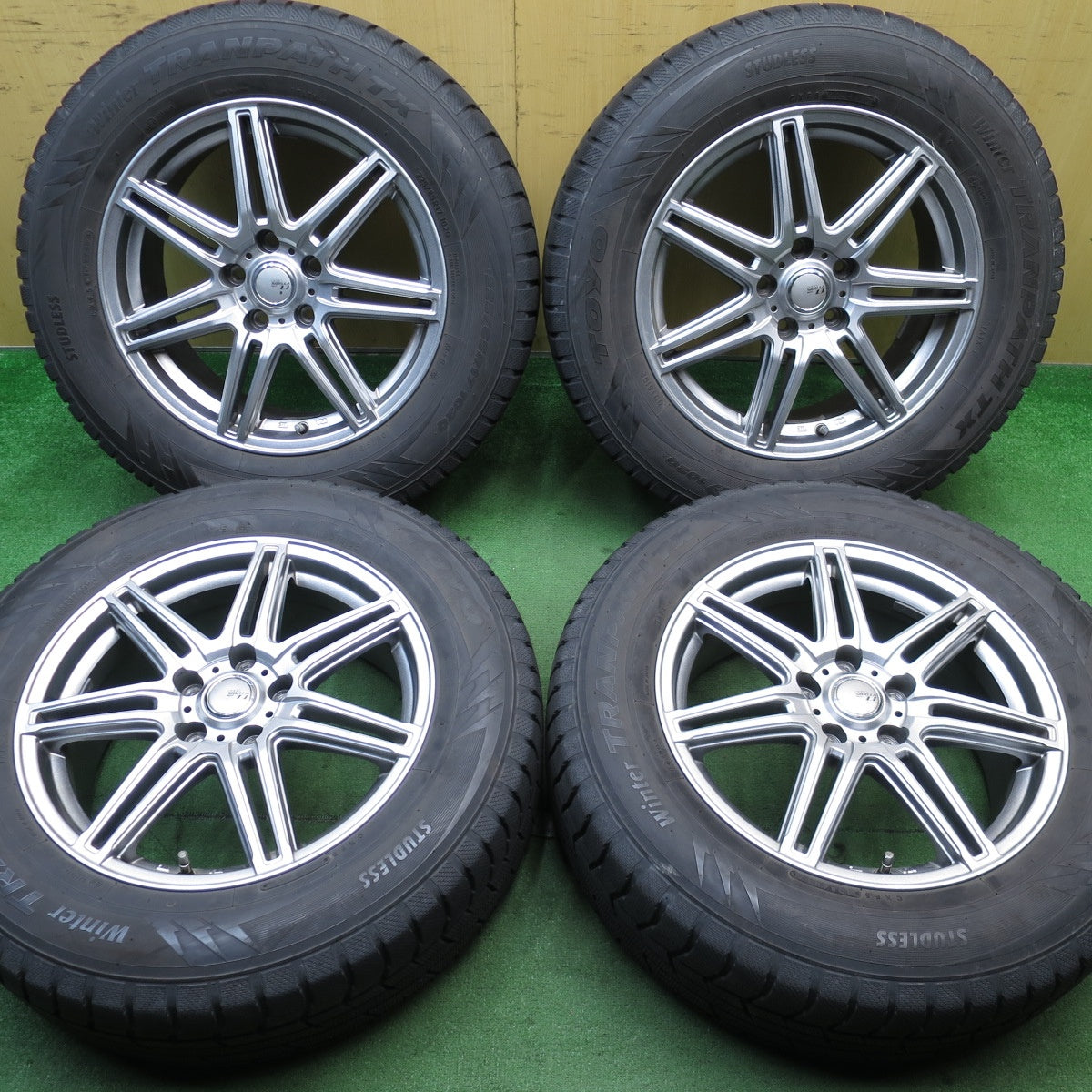 バリ溝!キレイ!8.5分★スタッドレス 225/65R17 トーヨー ウインター トランパス TX SIBILLA NEXT Z7 シビラ 17インチ PCD114.3/5H★5052001NJス