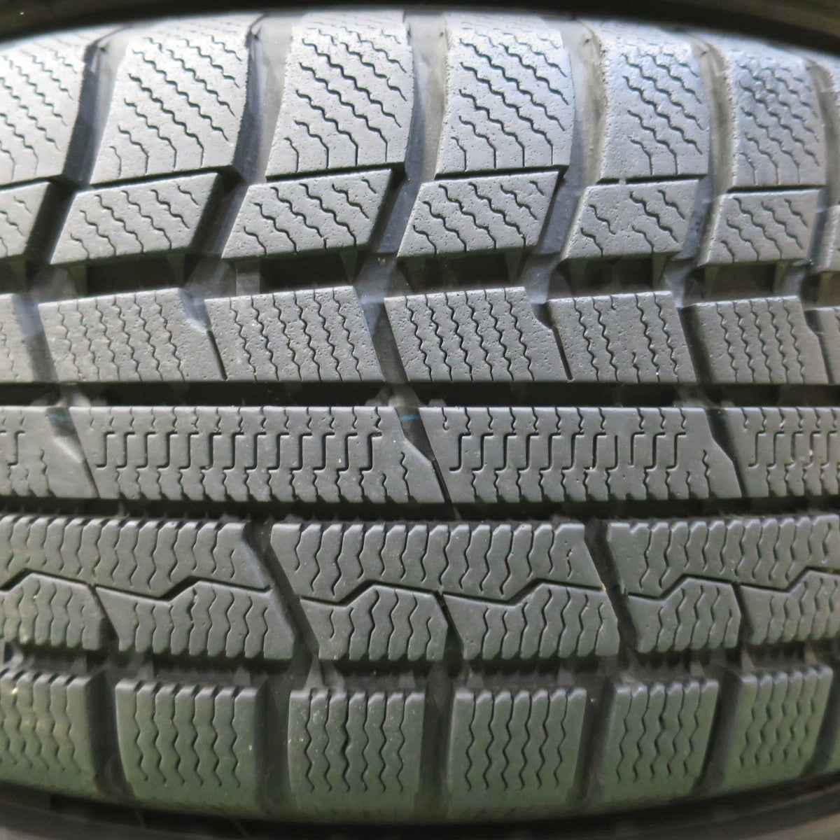 バリ溝!22年!キレイ!9.5分★スタッドレス 195/65R15 トーヨー ウインター トランパス TX FOLEO フォレオ 15インチ PCD114.3/5H★5032703イス