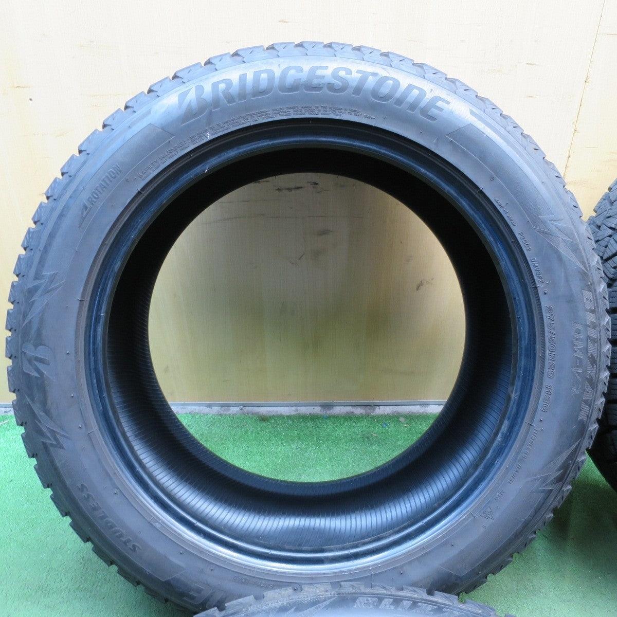 バリ溝!20年!9分★スタッドレス 275/50R20 ブリヂストン ブリザック DM-V3 20インチ ランクル ベンツ等★4031001KKスタ