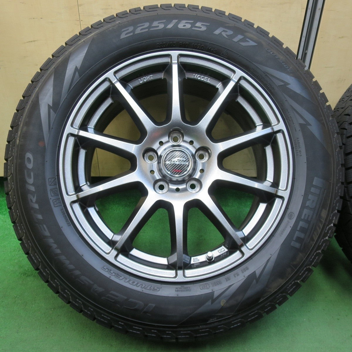 タイヤほぼ未使用!キレイ★スタッドレス 225/65R17 ピレリ アイスアシンメトリコ SCHNEIDER シュナイダー 17インチ PCD114.3/5H★5020106イス