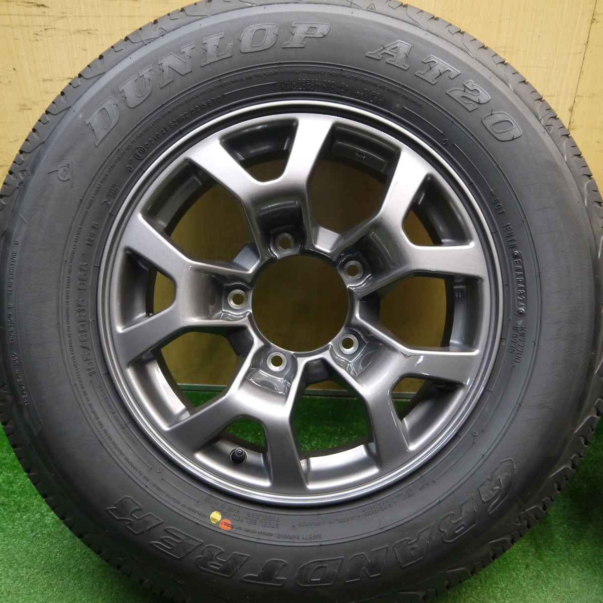 未使用!24年★スズキ JB74W ジムニー シエラ 純正 195/80R15 ダンロップ AT20 グラントレック 15インチ PCD139.7/5H★6022403Hノ