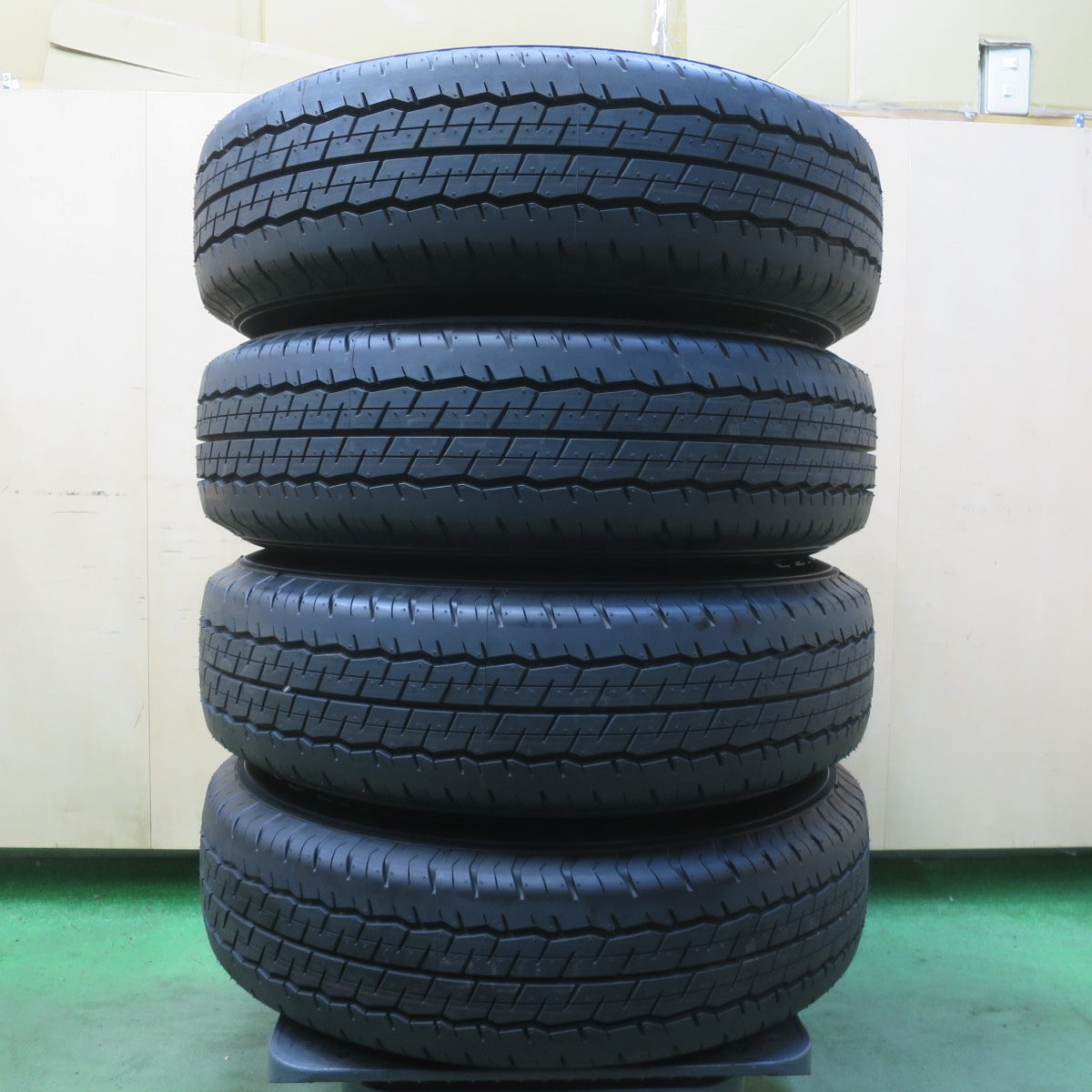 新車外し!25年◎トヨタ 200系 ハイエース 純正 スチール 195/80R15 107/105S ダンロップ SP175N 15インチ PCD139.7/6H◎6062606イノ