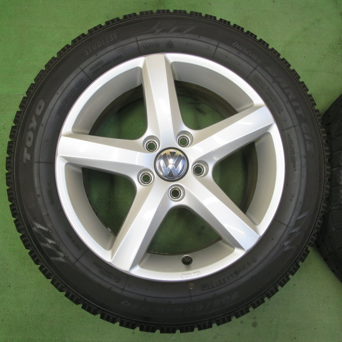 バリ溝!キレイ!9分★ワーゲン ゴルフ 純正 BORBET 205/60R16 スタッドレス トーヨー オブザーブ ガリット GIZ 16インチ ボルベット PCD112/5H★5082603イス