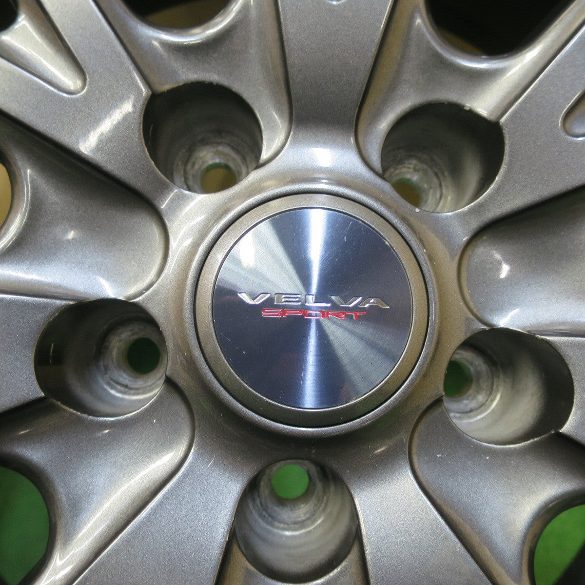 キレイ★スタッドレス 225/65R17 ブリヂストン ブリザック DM-V2 VELVA SPORT ヴェルヴァ スポーツ 17インチ PCD114.3/5H★5051502イス