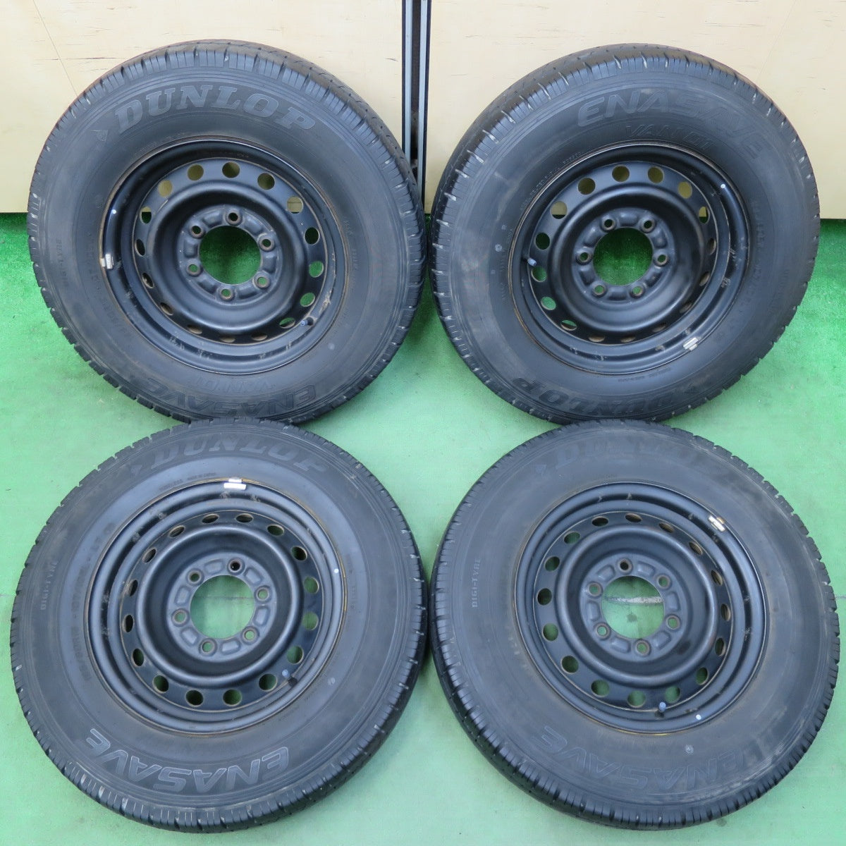 送料無料 バリ溝 195/80R15 DUNLOP VAN01 2022年製 1本 7mmぐらい