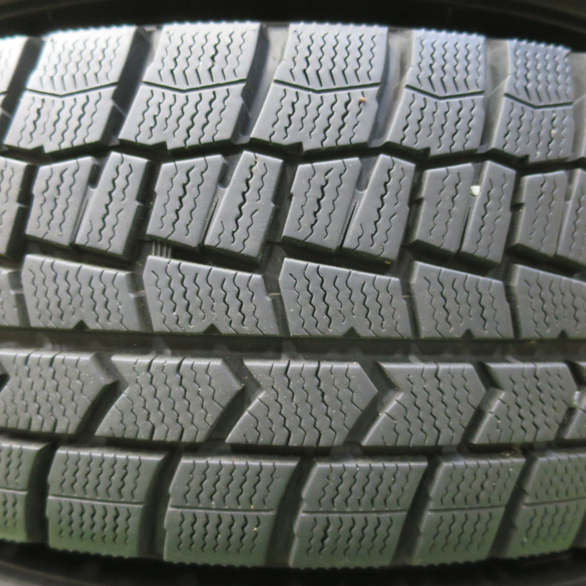 バリ溝!キレイ!9.5分★スタッドレス 195/65R16 ダンロップ ウインターマックス WM02 DUFACT デュファクト 16インチ PCD100/4H★5102007イス