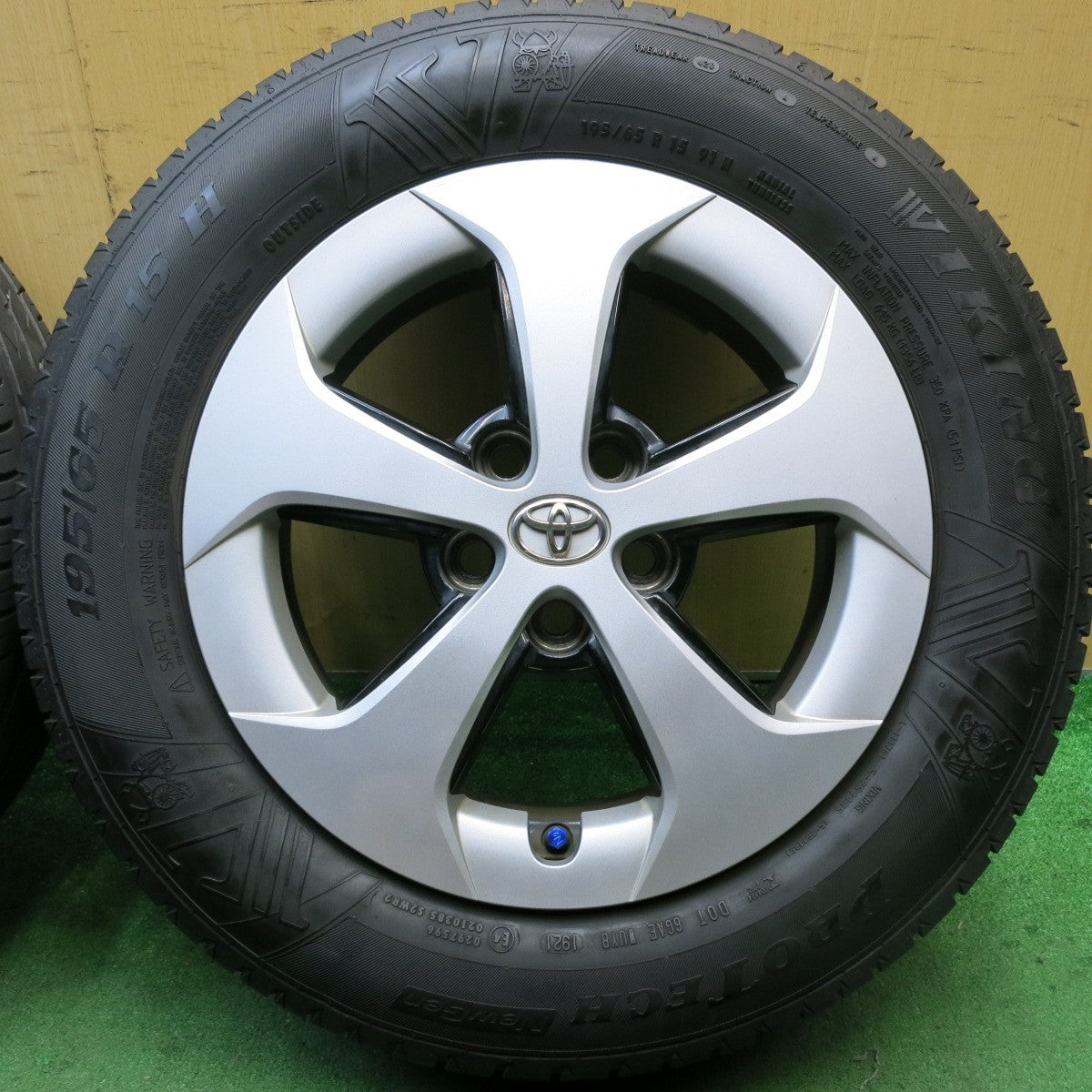キレイ!21年★トヨタ 30系 プリウス 純正 195/65R15 バイキング PROTECH NewGen 15インチ PCD100/5H★5070102HAノ