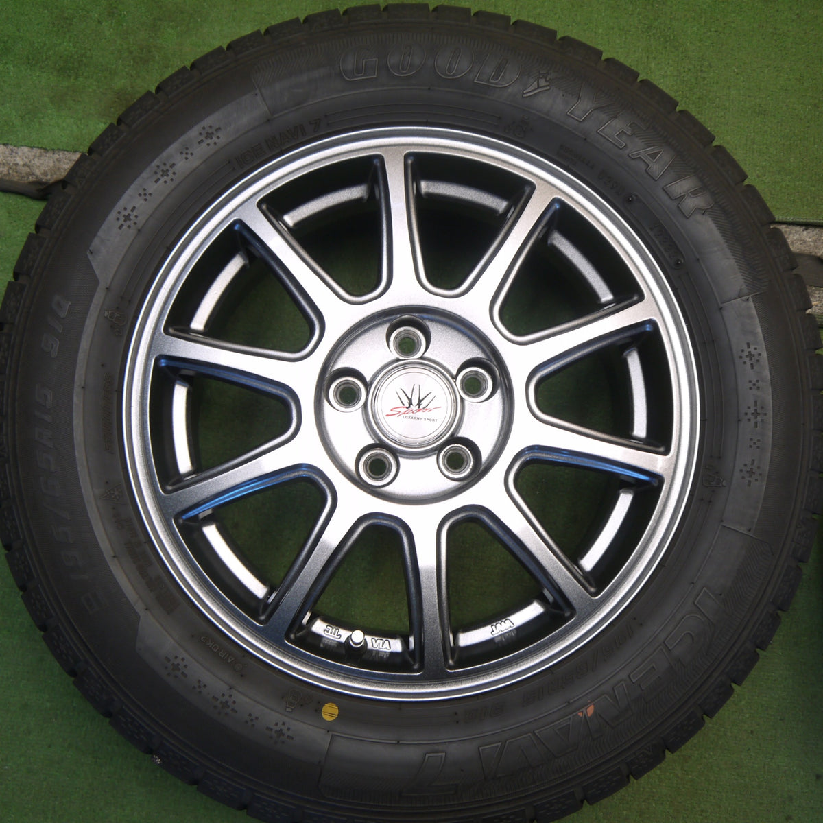 バリ溝!22年!キレイ!8.5分◎プリウス 等 LOXARNY SPORT 195/65R15 スタッドレス グッドイヤー アイスナビ7 ロクサーニ スポーツ 15インチ PCD100/5H◎6082402Hス