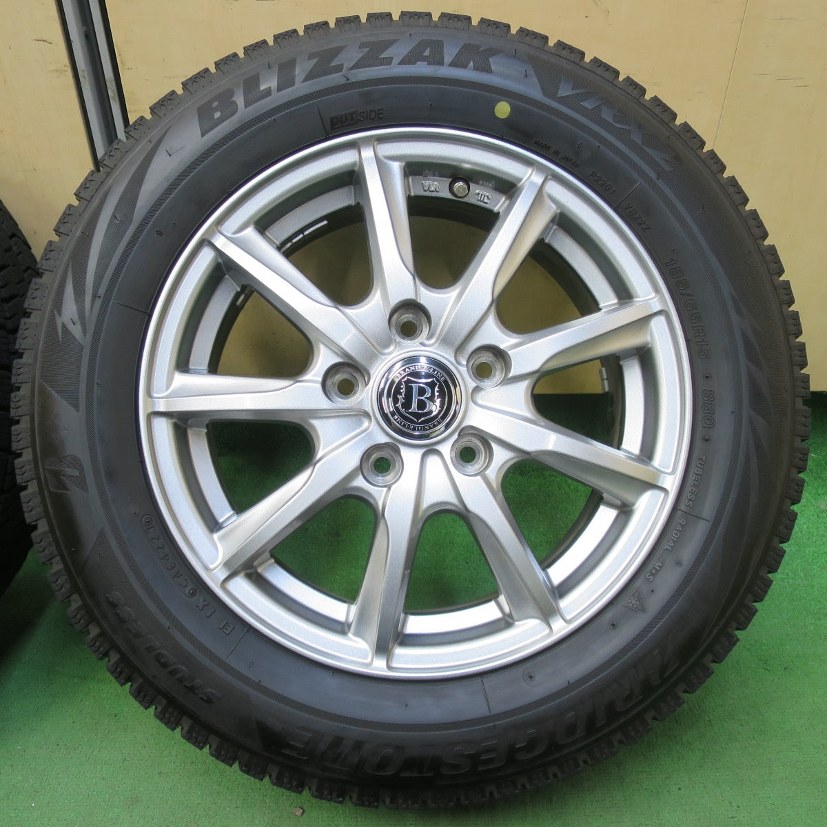 キレイ!23年★スタッドレス 185/65R15 ブリヂストン ブリザック VRX2 BRANDLE-LINE ブランドルライン 15インチ PCD114.3/5H★5081603イス