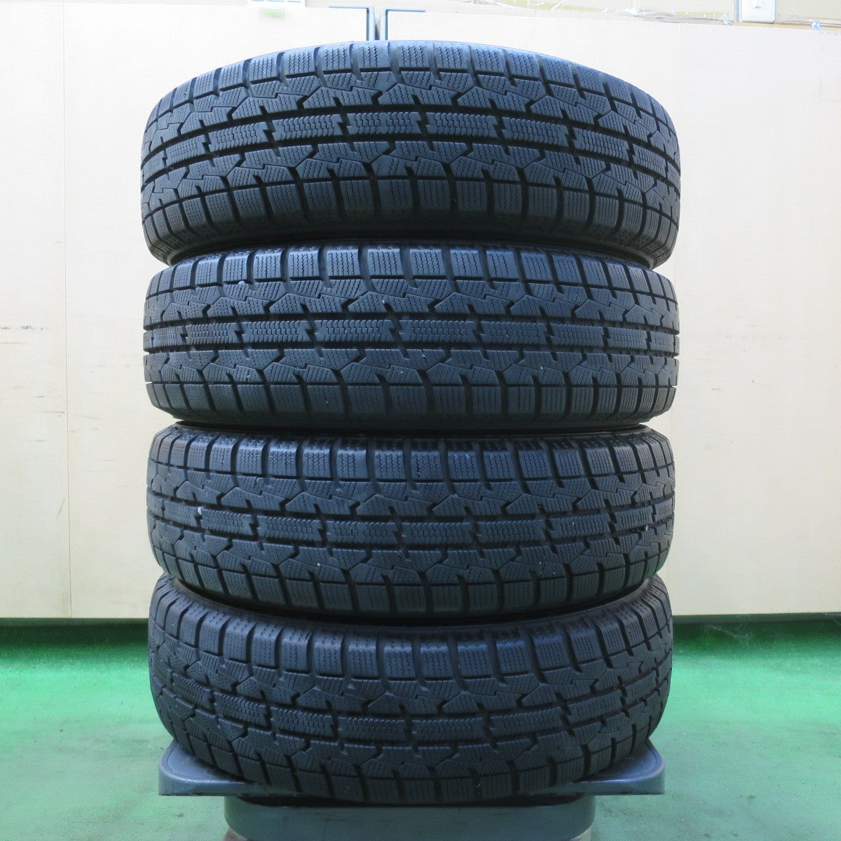 バリ溝!23年!9.5分★スタッドレス 155/65R14 トーヨー オブザーブ ガリット GIZ MANARAY SPORT マナレイスポーツ 14インチ PCD100/4H★5101503イス