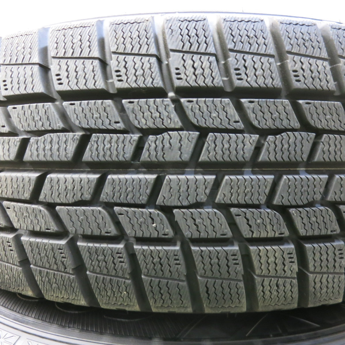 超バリ溝!キレイ!ほぼ10分★プリウス 等 195/65R15 スタッドレス グッドイヤー アイスナビ6 NIRVANA NV ニルバーナ ニルヴァーナ 15インチ PCD100/5H★5082604SKス
