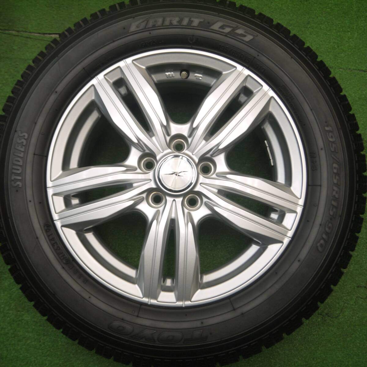 バリ溝!キレイ!ほぼ10分★プリウス 等 195/65R15 スタッドレス トーヨー ガリット G5 JOKER ジョーカー 15インチ PCD100/5H★4120302Hス