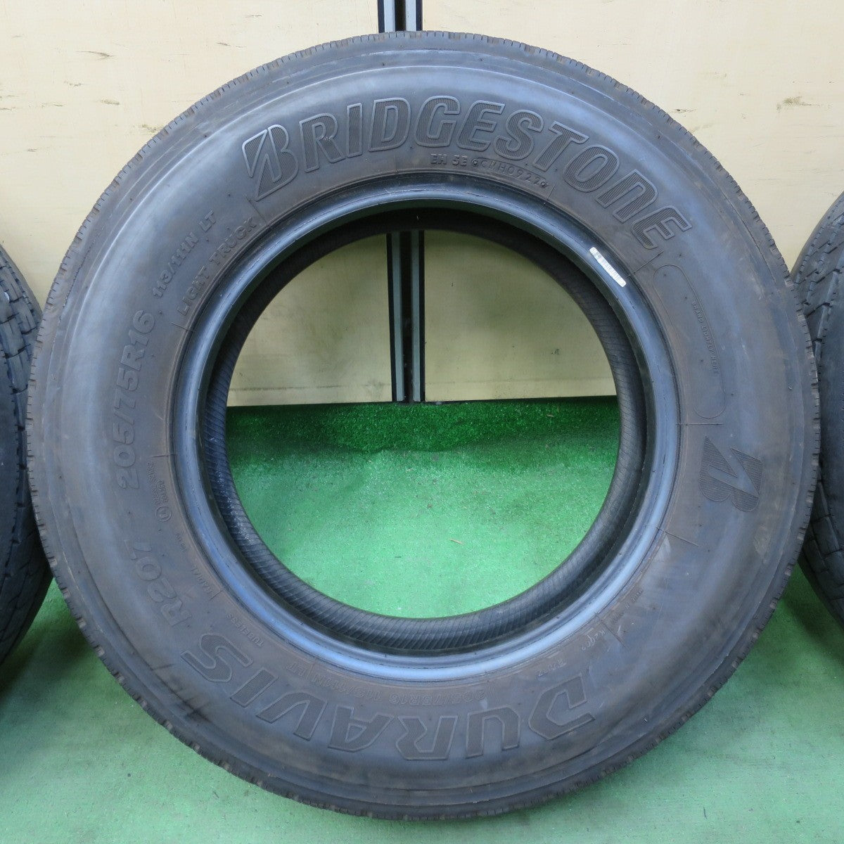 バリ溝!22年!9分!6本★トラック タイヤ 205/75R16 113/111N ブリヂストン デュラビス R207 DURAVIS 16インチ★5061506イノタ