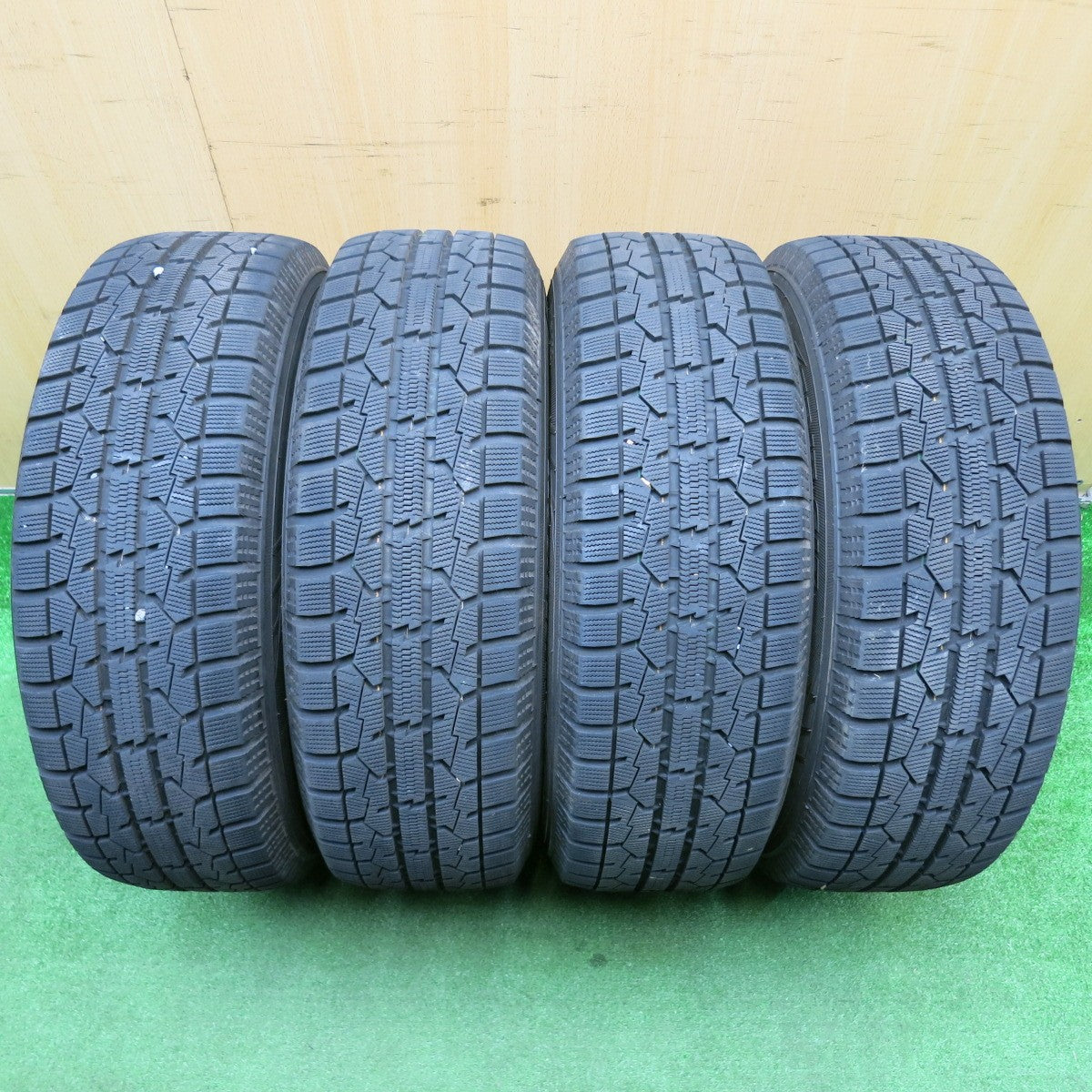 バリ溝!キレイ!9.5分★スタッドレス 205/65R16 トーヨー オブザーブ ガリット GIZ SCHNEIDER シュナイダー 16インチ PCD114.3/5H★5113017HAス