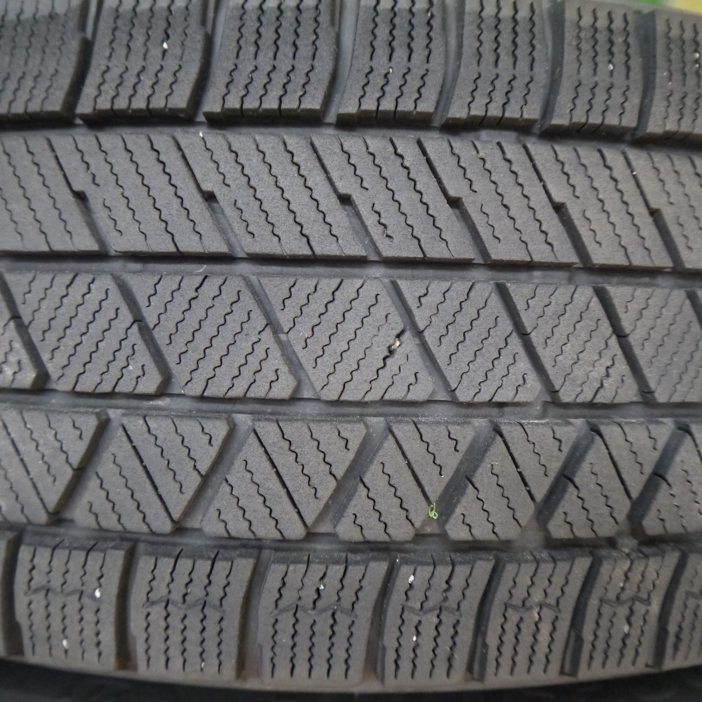 バリ溝!22年!キレイ!8.5分★スタッドレス 185/65R15 ブリヂストン ブリザック VRX3 ECO FORME エコフォルム 15インチ PCD100/4H★5062704Hス