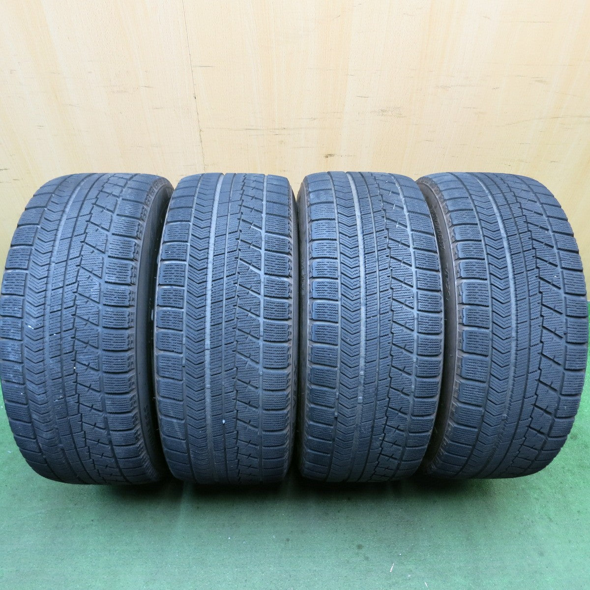 バリ溝!8.5分★アウディ TT 純正 245/45R17 スタッドレス ブリヂストン ブリザック VRX 17インチ PCD112/5H★5092701HAス