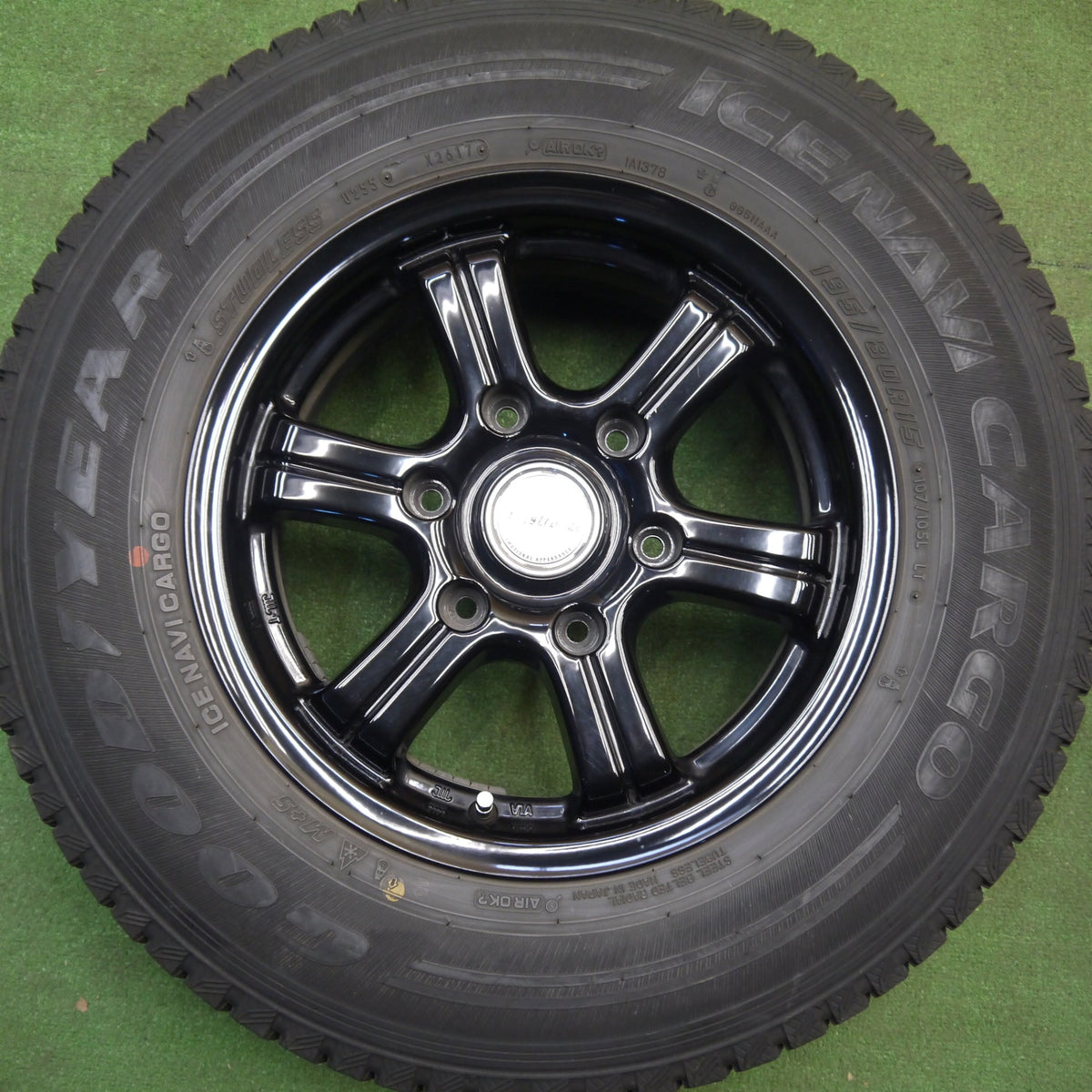 キレイ★スタッドレス 195/80R15 107/105L グッドイヤー アイスナビ CARGO Maestranza マエストランサ カーゴ 15インチ PCD139.7/6H★6012809Hス