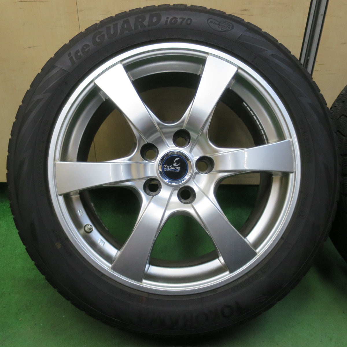センサー付!バリ溝!21年!8.5分★レクサスLS Delmore LS.S 235/50R18 スタッドレス ヨコハマ アイスガード iG70 18インチ PCD120/5H★5041206イス
