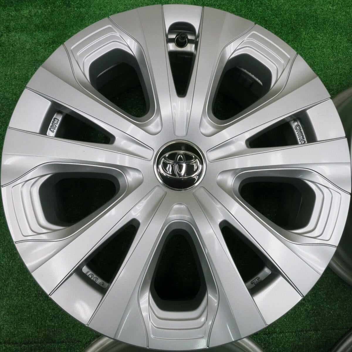 50プリウス 純正 新車外し 15インチ 中古 アルミホイール 195/65R15 国産 スタッドレスタイヤ TOYO ガリットG5 2019年製 4本セット Yahoo!オークション -「プリウス 50 純正 15インチ」の落札相場・落札価格