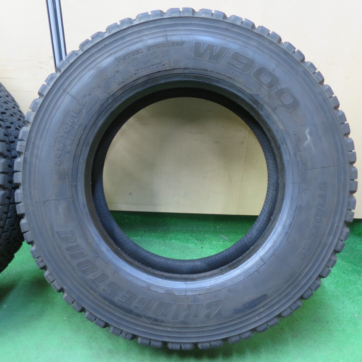 4本価格!20年★トラック タイヤ 245/70R19.5 136/134J スタッドレス ブリヂストン W900 19.5インチ★4080204イスタ