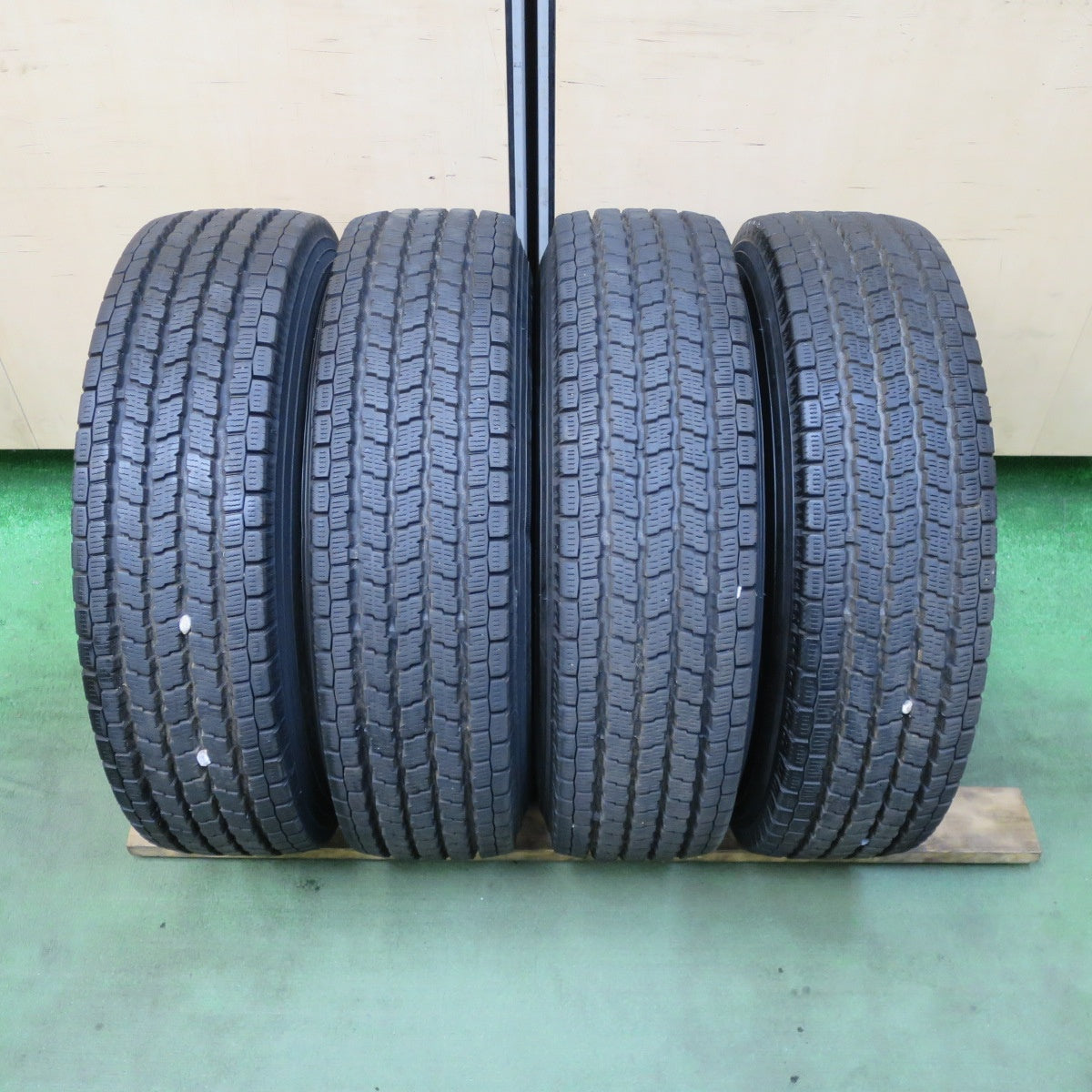 バリ溝!キレイ!9分★スタッドレス 165/80R13 90/88N ヨコハマ アイスガード iG91 MiLLOUS ミルアス 13インチ PCD100/4H★5111907TTス