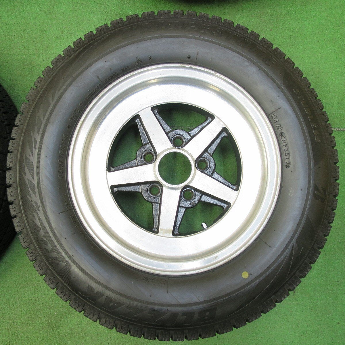 超バリ溝!ほぼ10分★旧車 WORK Equip 195/70R14 スタッドレス ブリヂストン ブリザック VRX2 ワーク エクイップ 14インチ PCD114.3/5H★4101604イス