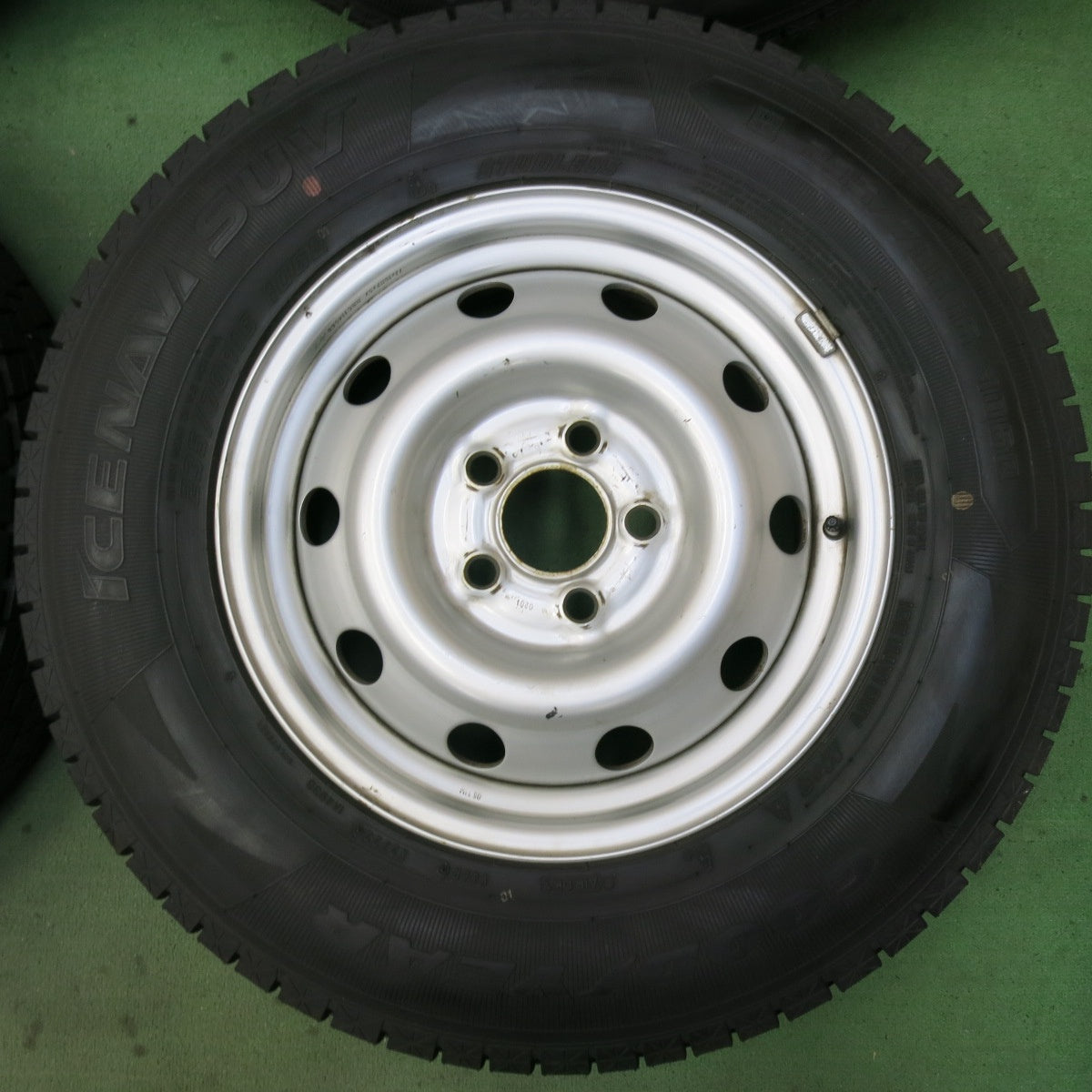 バリ溝!22年!9.5分以上★ランドローバー 等 235/70R16 スタッドレス グッドイヤー アイスナビ SUV スチール ホイール 16インチ PCD120/5H★5062605SYス