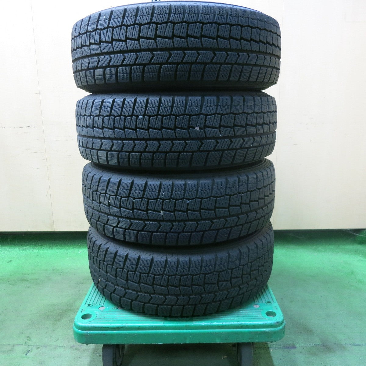 バリ溝!22年!キレイ!9.5分★スタッドレス 195/65R15 ダンロップ ウインターマックス WM02 Fang ファング 15インチ PCD114.3/5H★5092903SKス