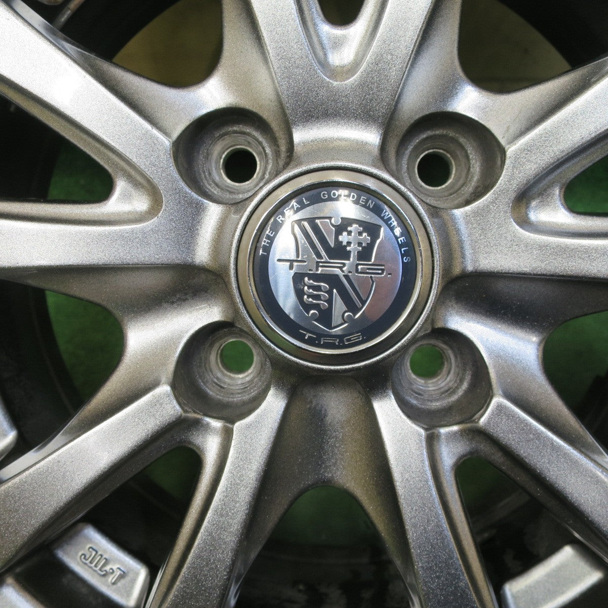 バリ溝!キレイ!9.5分以上★スタッドレス 155R13 6PR ダンロップ ウインターマックス SV01 T.R.G. TRG 13インチ PCD100/4H★5080101TTス