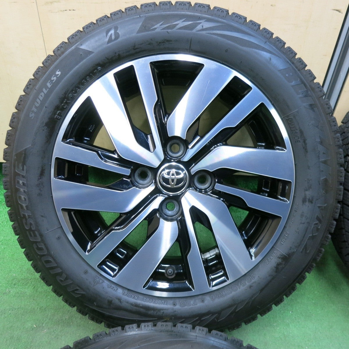 キレイ★トヨタ ルーミー カスタム G 純正 165/65R14 スタッドレス ブリヂストン ブリザック VRX2 14インチ PCD100/4H★5012812SYス