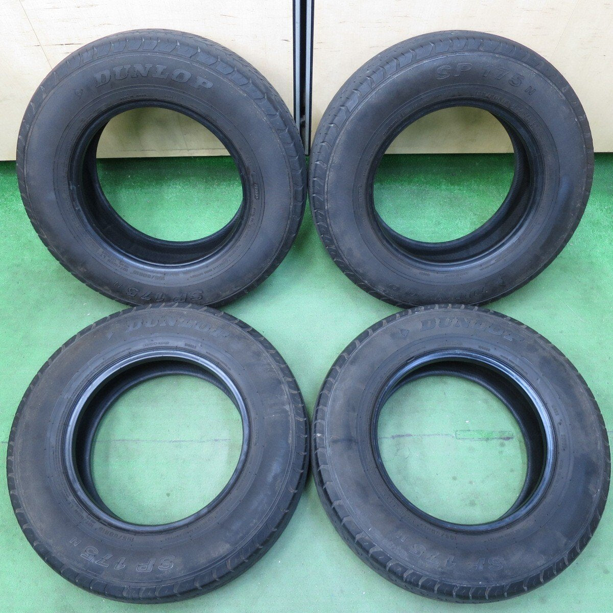 4本価格!22年★195/80R15 107/105N ダンロップ SP175N タイヤ 15インチ ハイエース キャラバン等★5032805イノタ