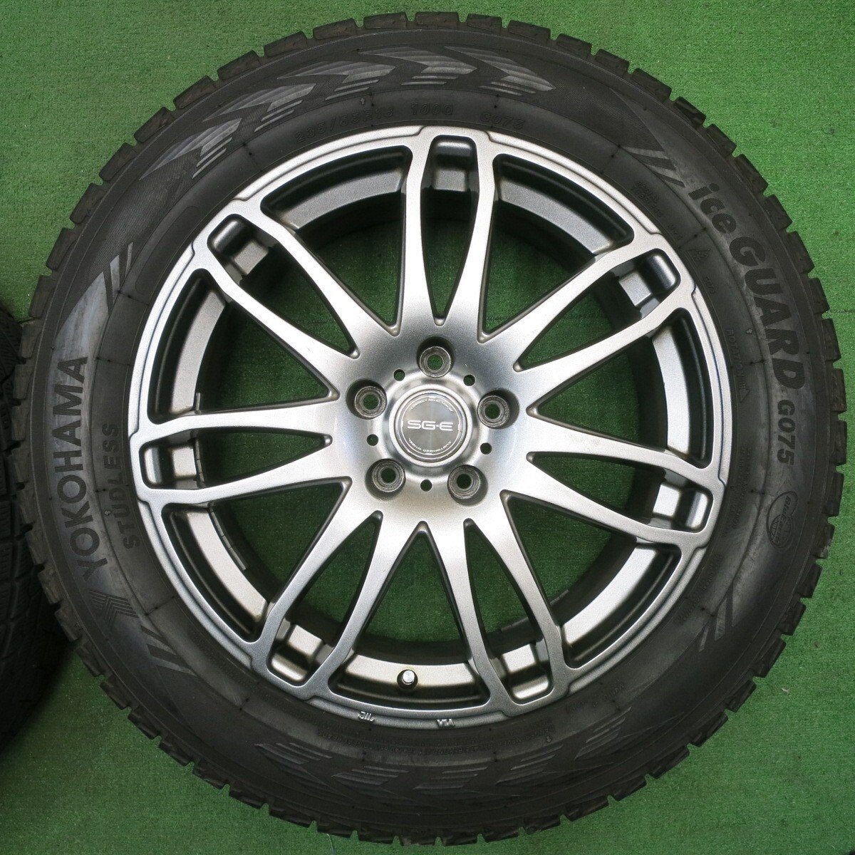 キレイ★スタッドレス 235/55R18 ヨコハマ アイスガード G075 SG-E 18インチ PCD114.3/5H★5033002NJス