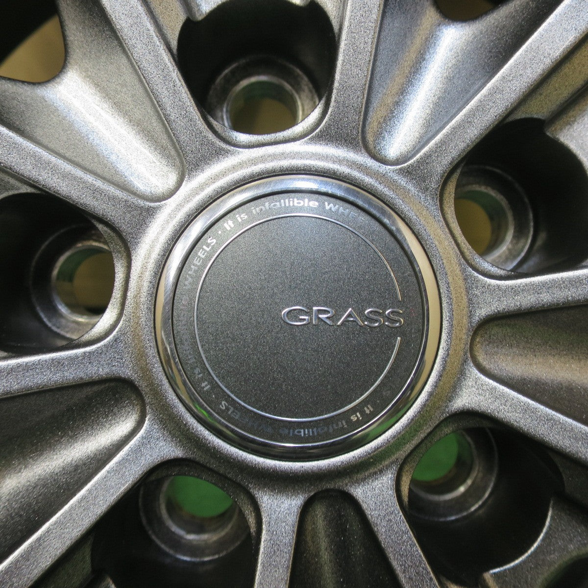 超バリ溝!22年!キレイ!9.5分以上★スタッドレス 205/55R16 ヨコハマ アイスガード iG53 GRASS グラス 16インチ PCD114.3/5H★5061807イス