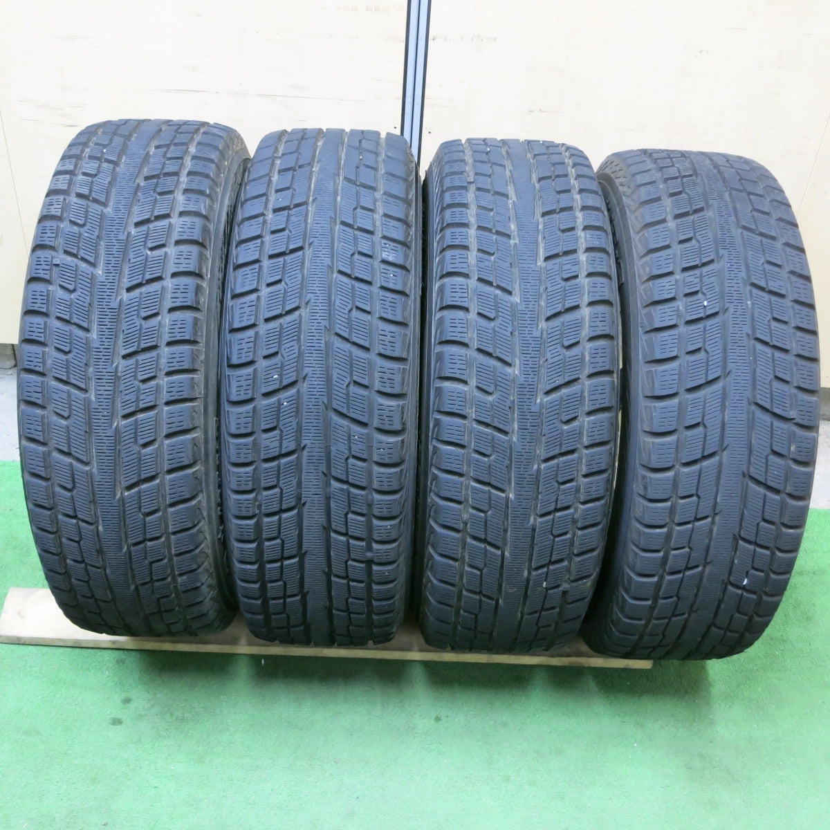 バリ溝!9.5分★スタッドレス 215/65R16 ヨコハマ ジオランダー i/T-S Treffer トレファー 16インチ PCD114.3/5H★5050105TTス