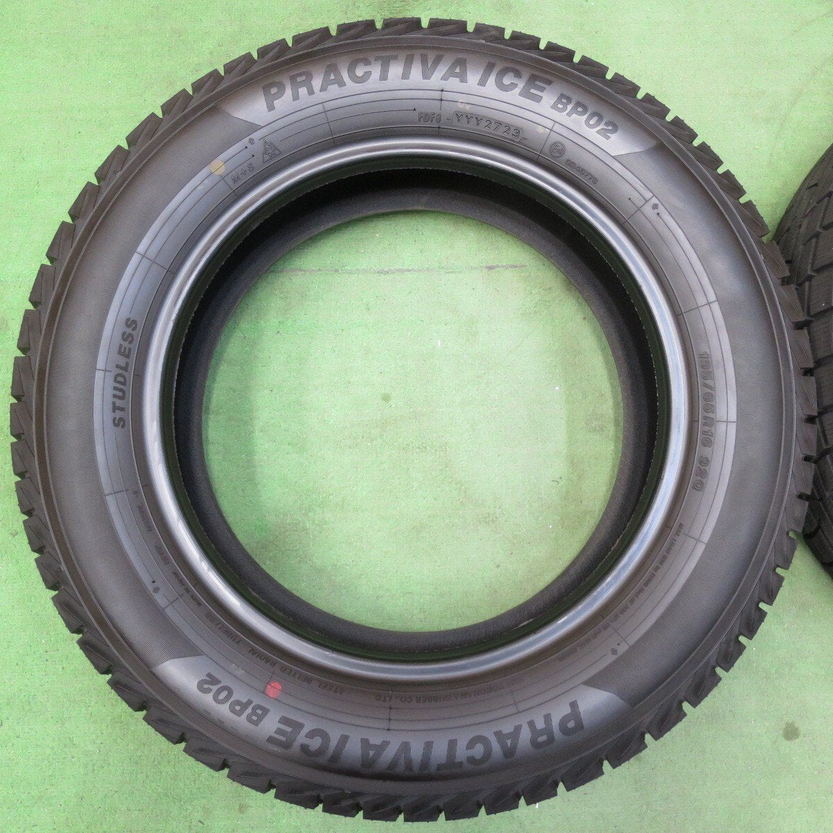 ほぼ未使用!23年★スタッドレス 195/65R16 プラクティバ アイス BP02 タイヤ 16インチ ライズ ロッキー 等★5040509イスタ