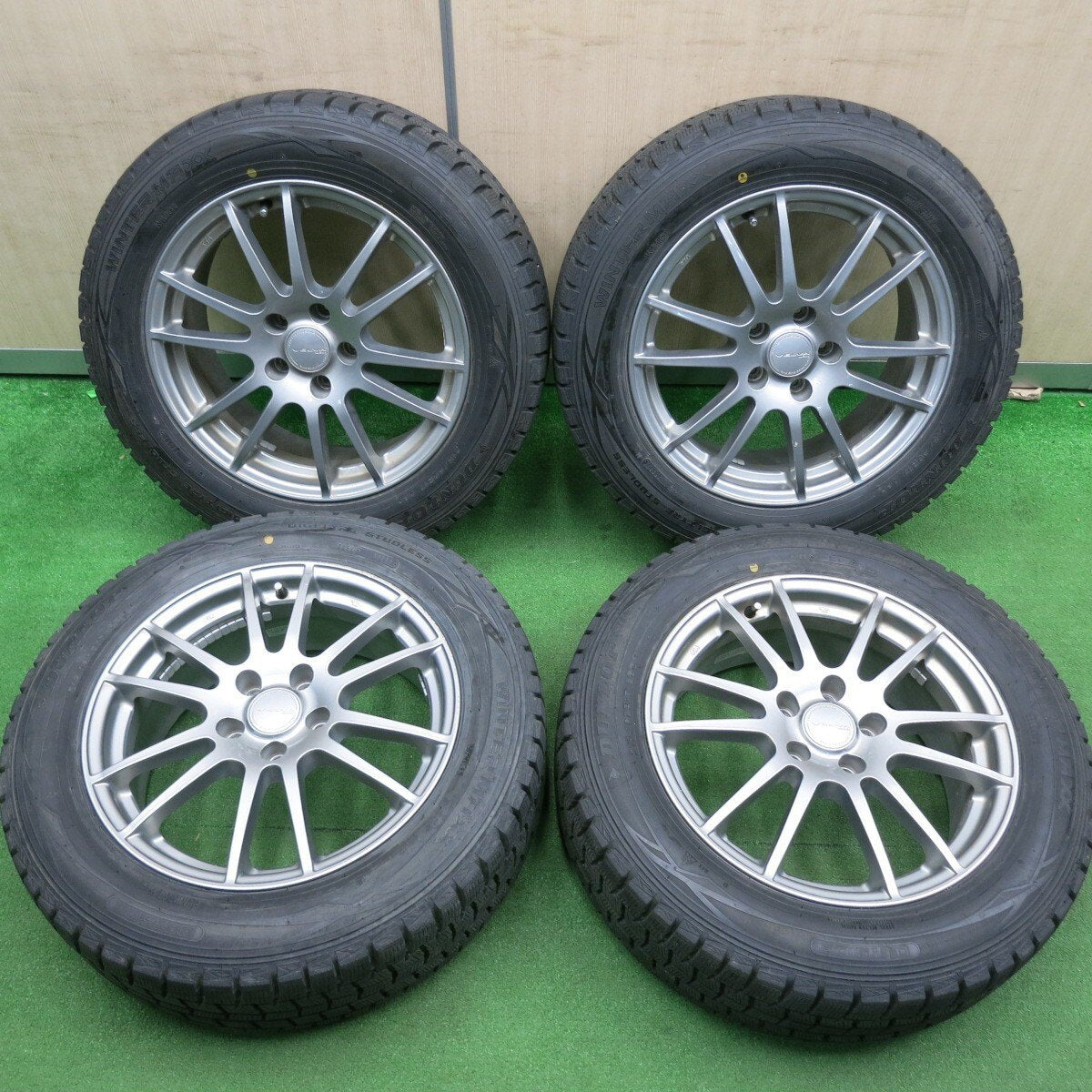 バリ溝!9.5分★スタッドレス 215/60R17 ダンロップ ウインターマックス WM01 VELVA ヴェルヴァ 17インチ PCD114.3/5H★5011203HAス