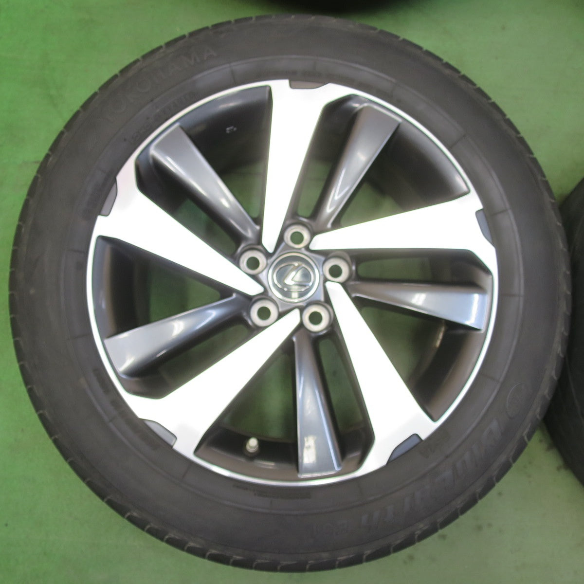 センサー付!キレイ★レクサス 10系 NX 純正 225/60R18 ヨコハマ ブルーアース E51 E51A 18インチ PCD114.3/5H★5091101イノ