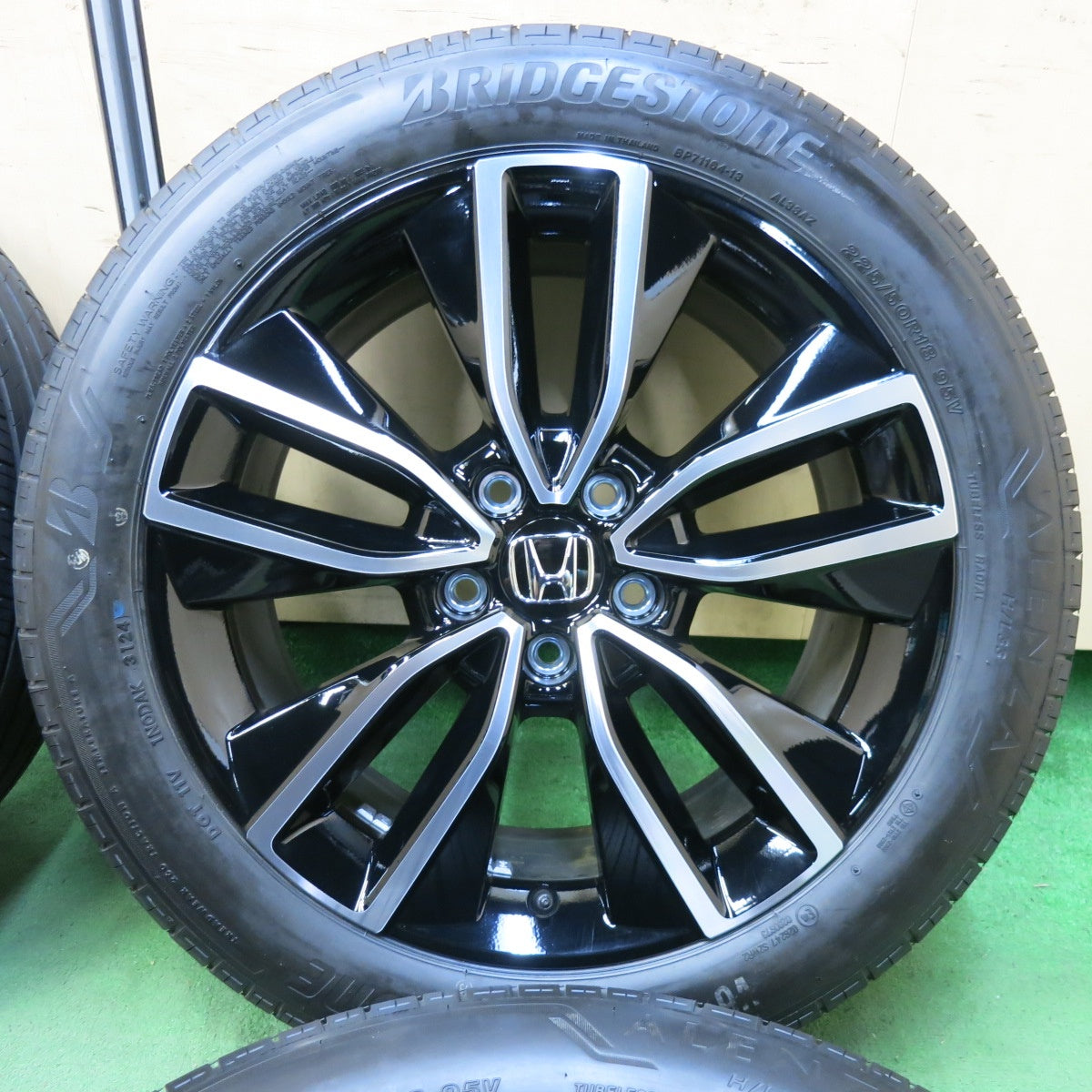 新車外し!24年★ホンダ RV ヴェゼル 純正 225/50R18 ブリヂストン アレンザ H/L33 18インチ PCD114.3/5H★5073011SYノ