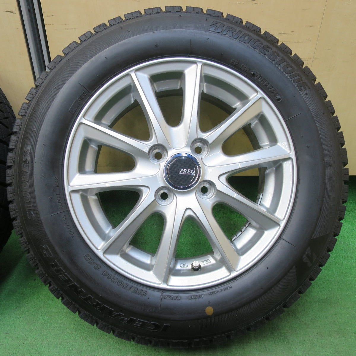 バリ溝!22年!キレイ!ほぼ10分★スタッドレス 175/70R14 ブリヂストン アイスパートナー2 PREO プレオ 14インチ PCD100/4H★5042502イス